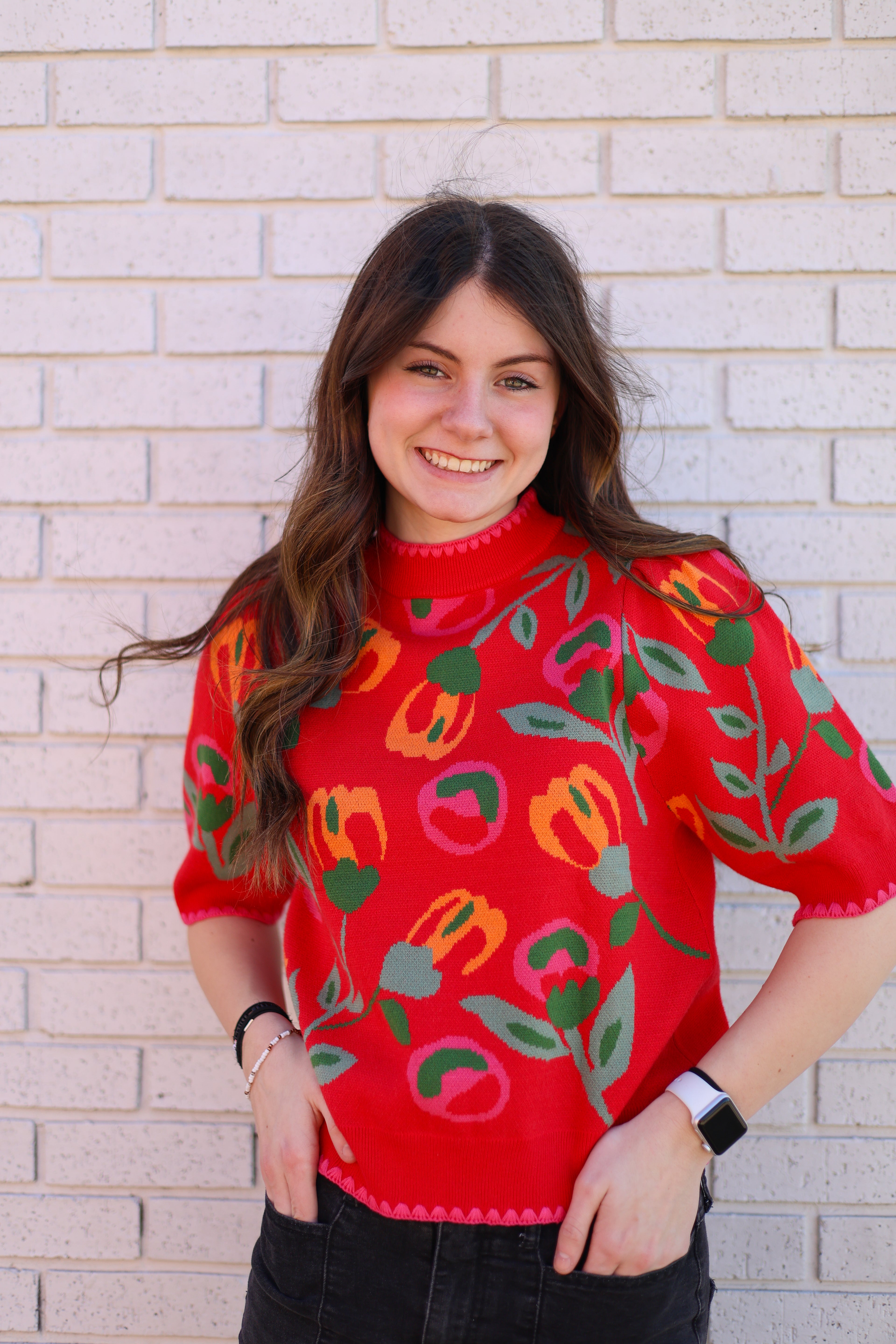 RED SHORT SLEEVE FLORAL SWEATER TOP