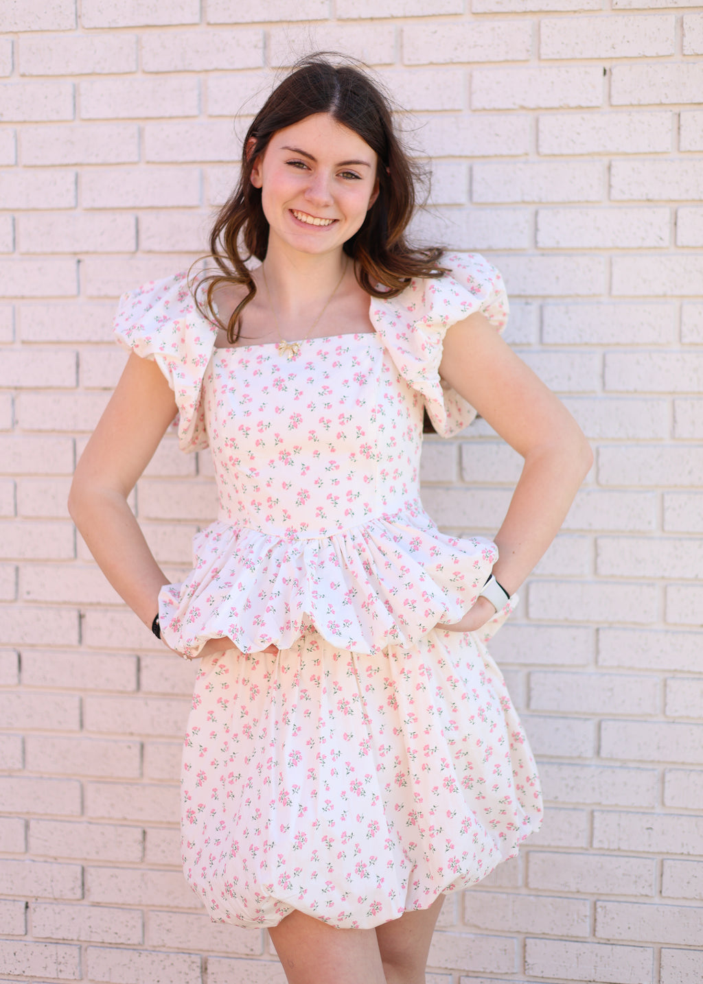 WHITE W/PINK FLORAL PUFF SLV BUBBLE HEM TOP