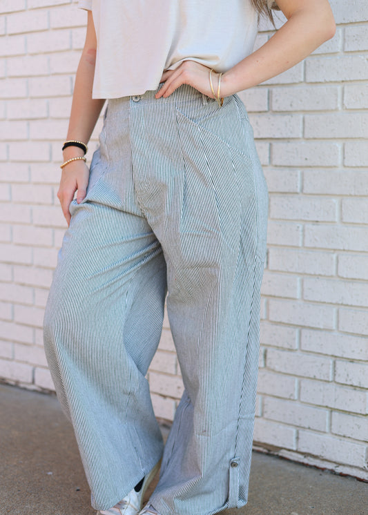 HUNTER GREEN BACK POCKET GIANT DETAIL STRIPE PLEATED FOLD UP PANTS