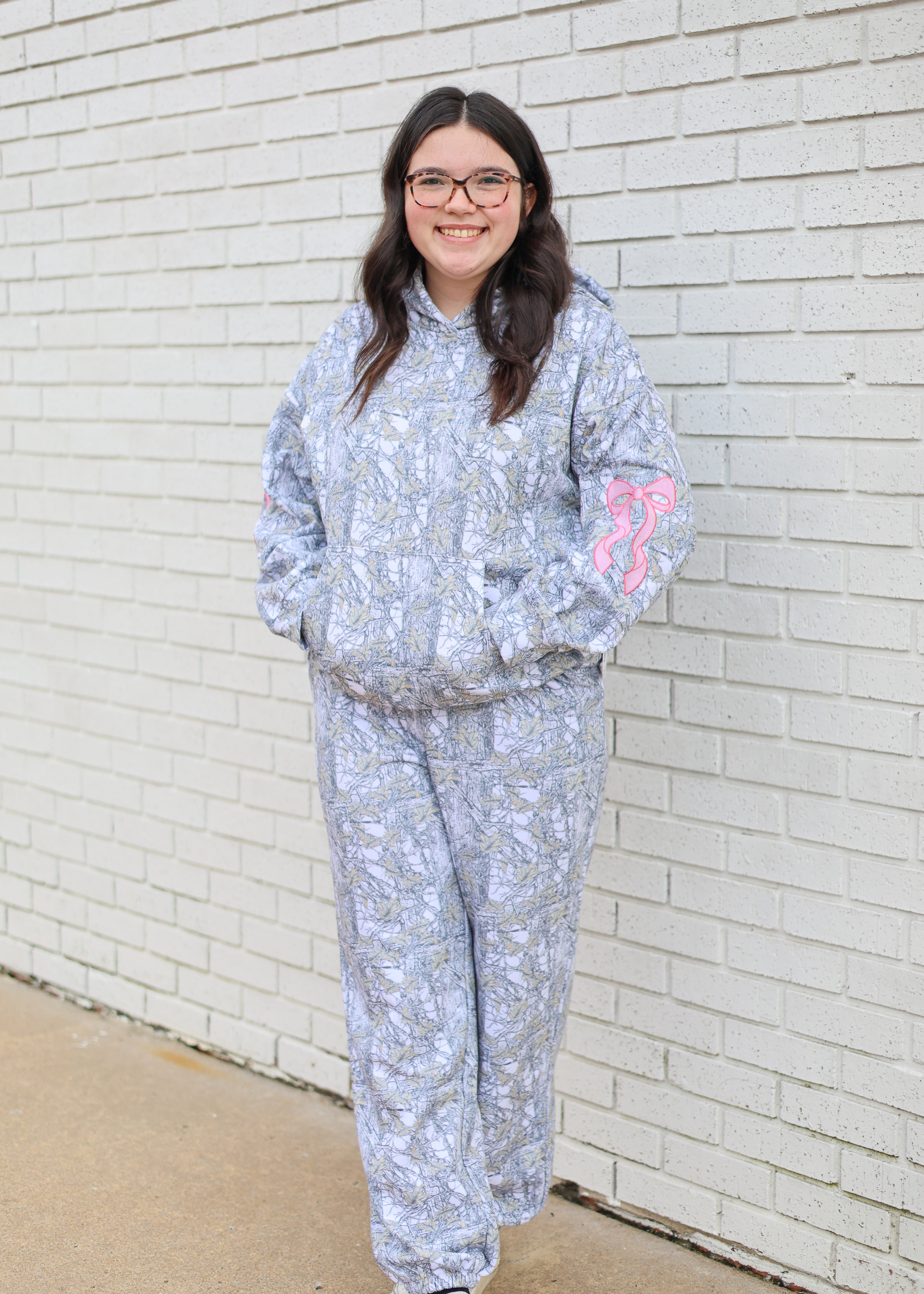 ALICE CAMO SWEAT PANTS WITH PINK BOWS