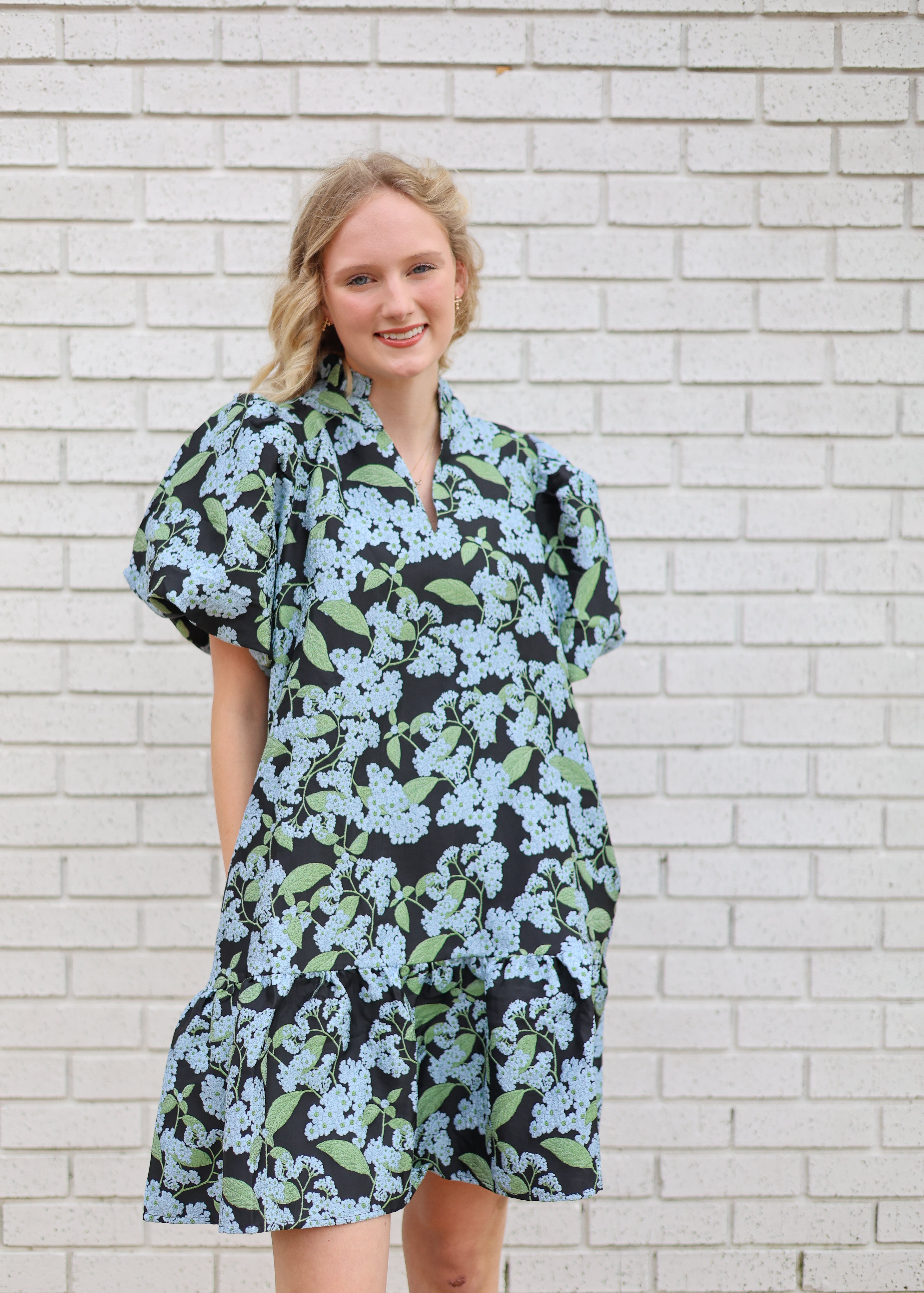 V-NECK BLUE FLORAL PUFF SLEEVE DRESS