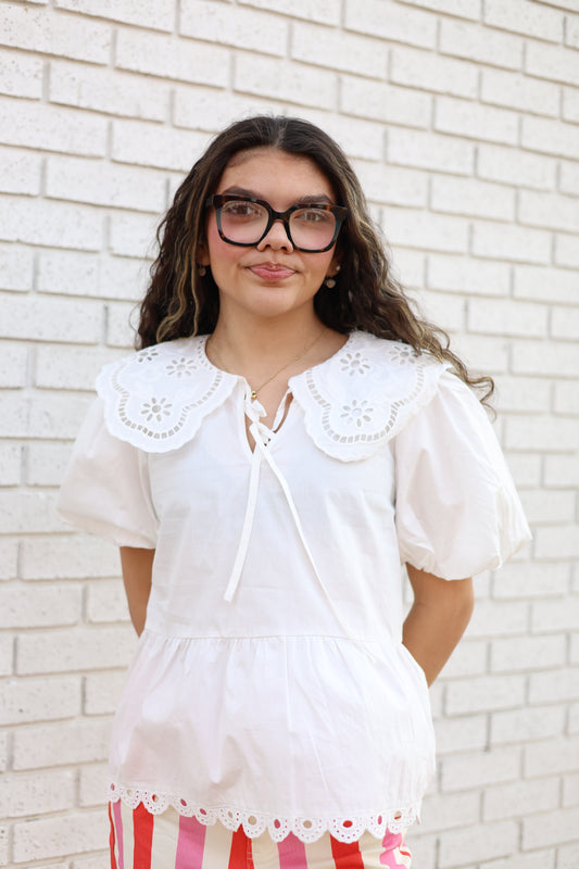 WHITE BLOUSE WITH TIES AND PETER PAN COLLAR