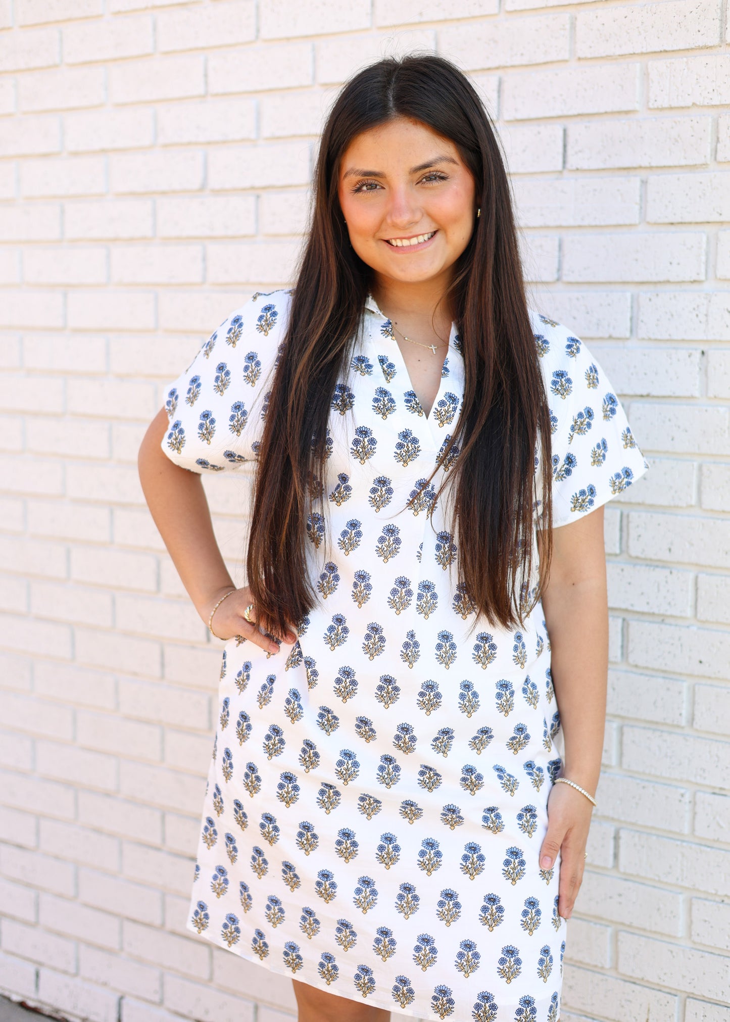 WHITE SHORT SLEEVE BLUE FLOWERS PRINTED DRESS