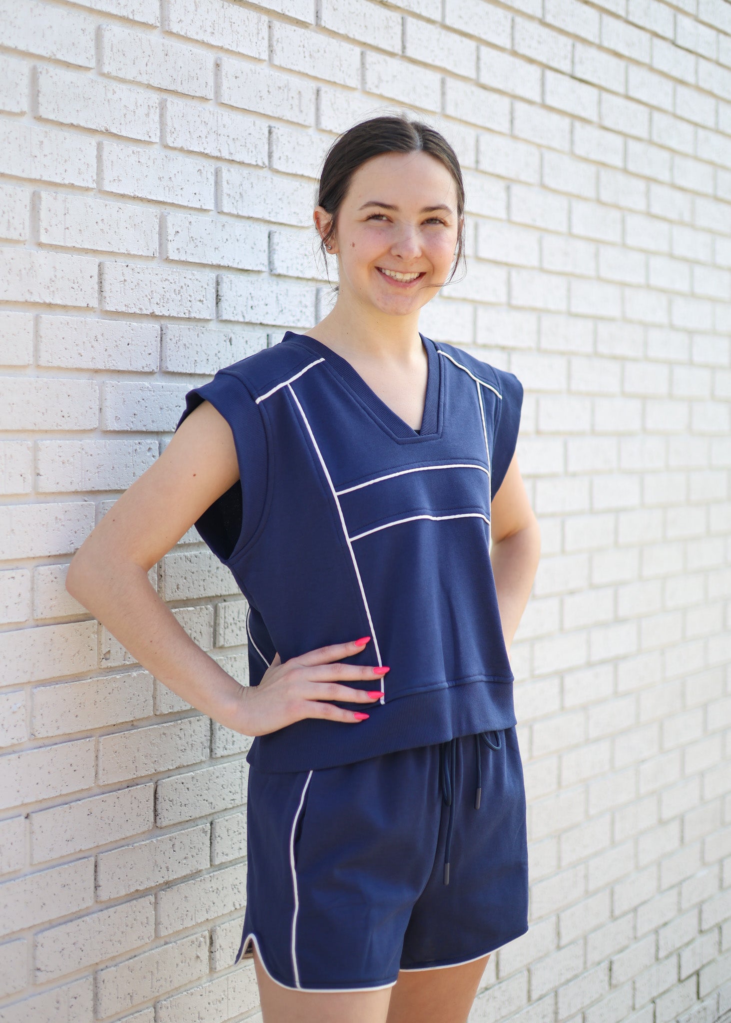 NAVY 2PC CONTRAST SHORT SET W/SLEEVELESS VNECK TOP