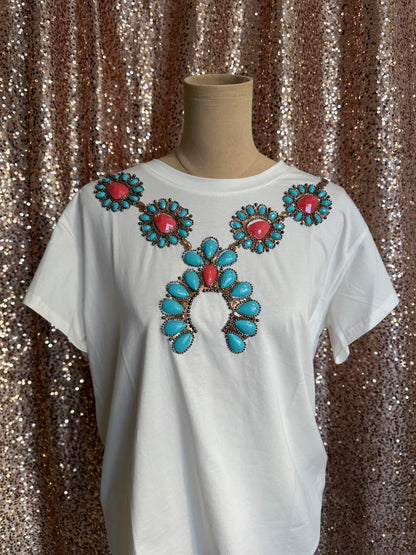 WHITE TURQUOISE NECKLACE TEE`