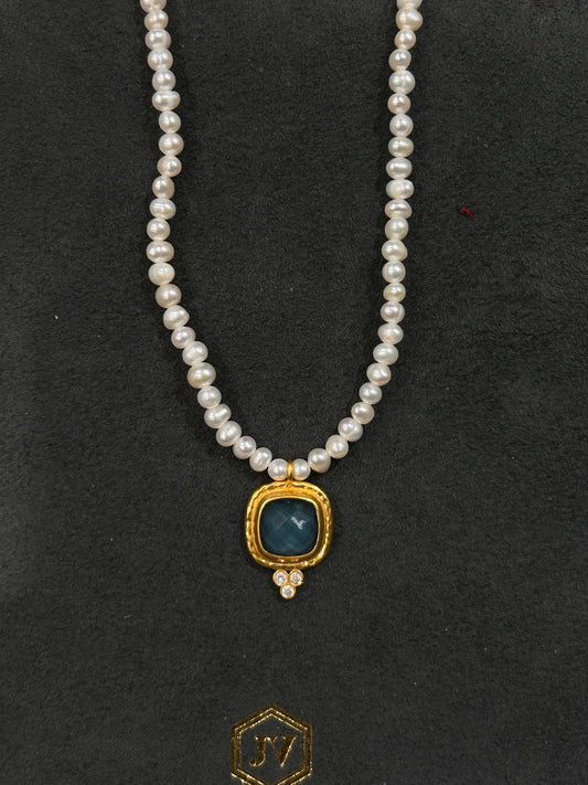 TUDOR DELICATE NECKLACE-IRIDESCENT PEACOCK BLUE PRL