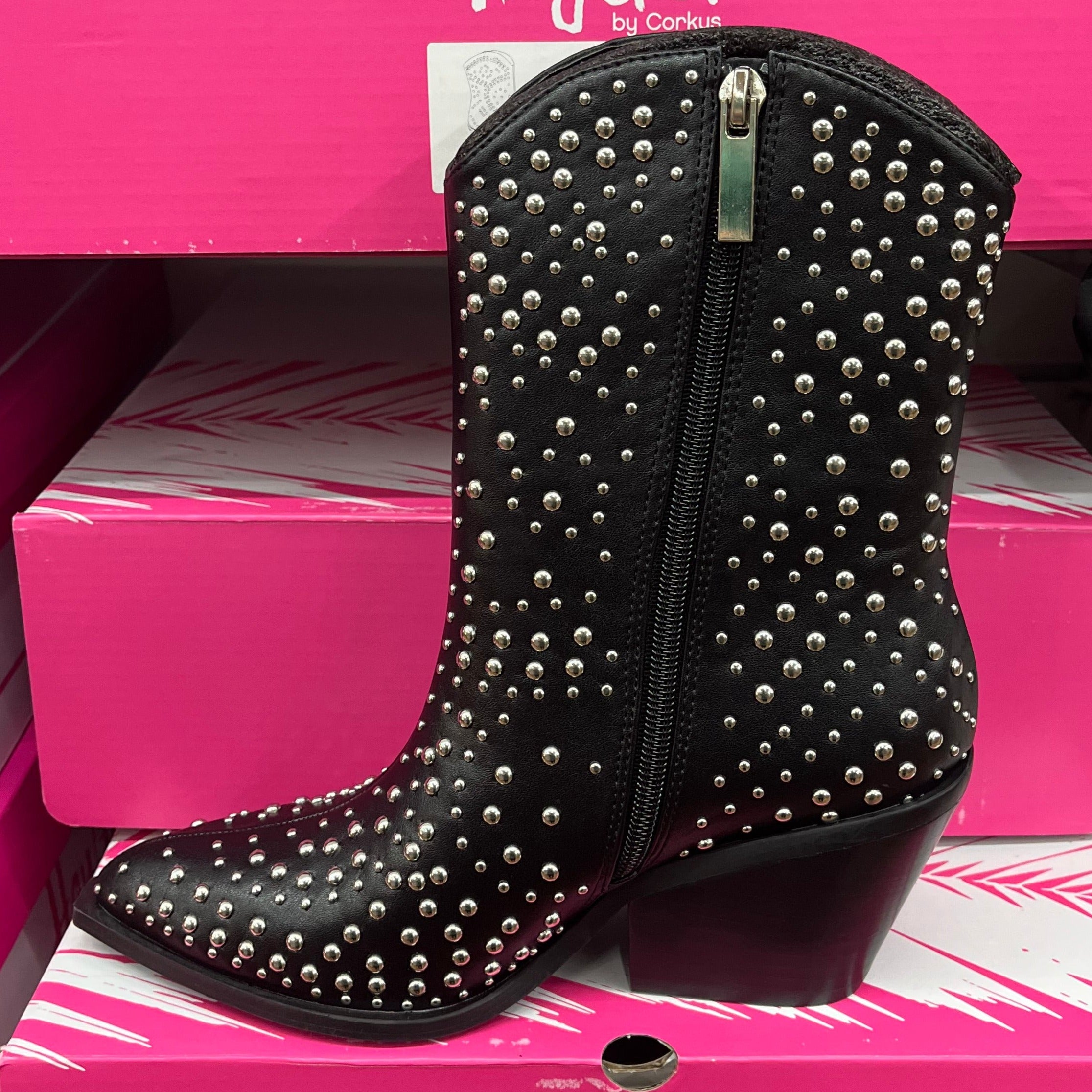 BLACK LOWLIGHTS STUDDED BOOT