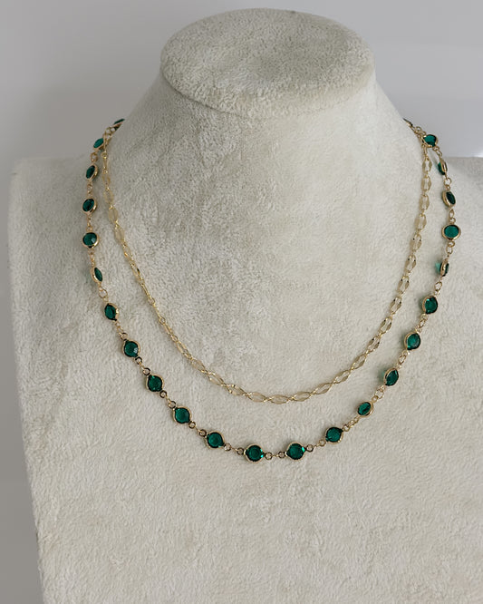 GOLD NEWPORT STYLE NECKLACE WITH GREEN GEMS