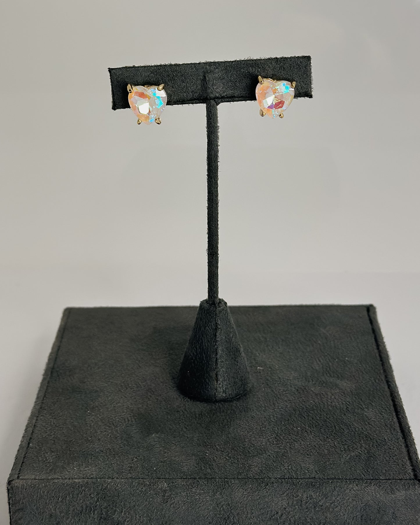 HEART SHAPED GEM STUD EARRINGS