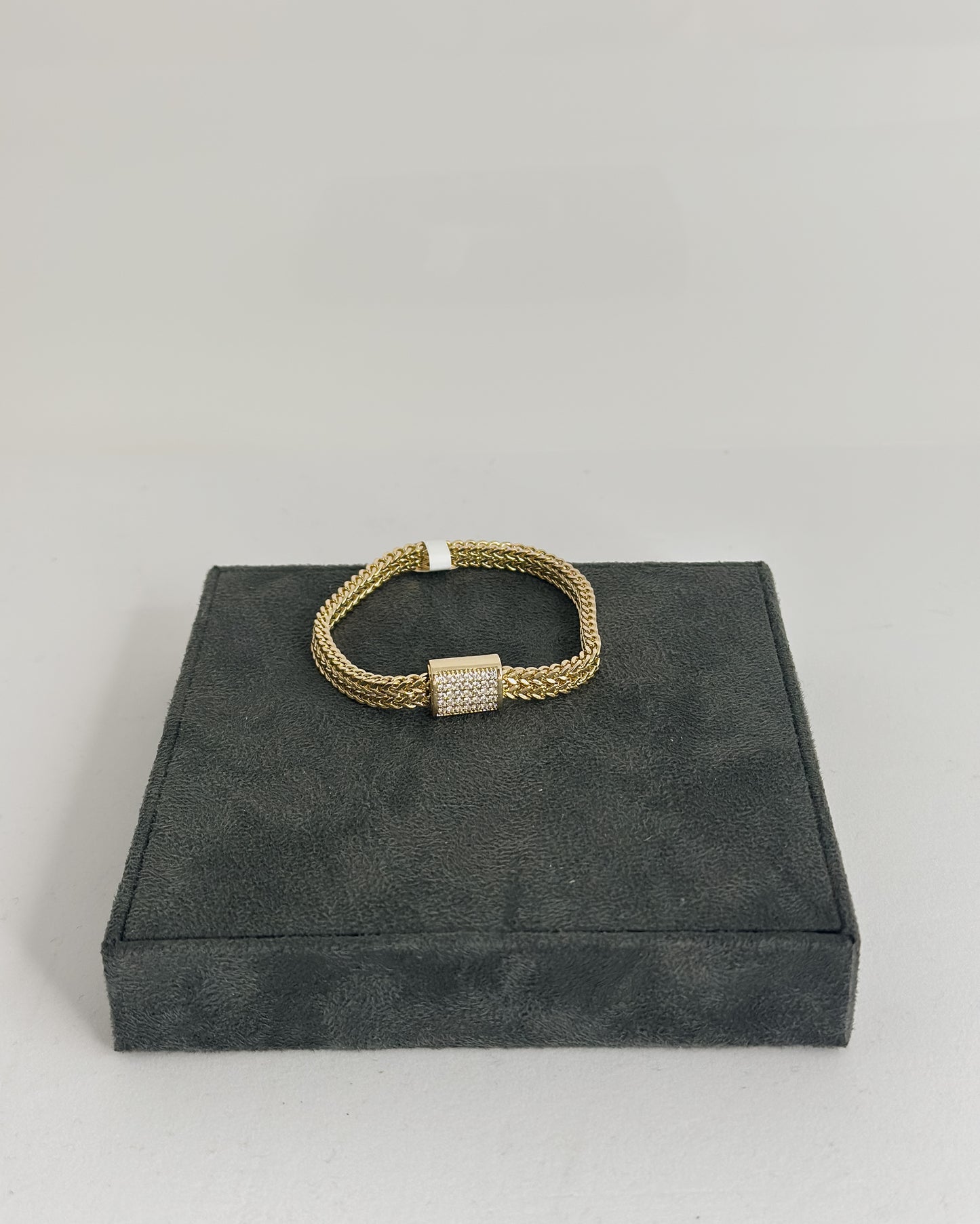 DOUBLE ROPE CABLE BRACELET WITH RHINESTONE MAGNETIC CLASP