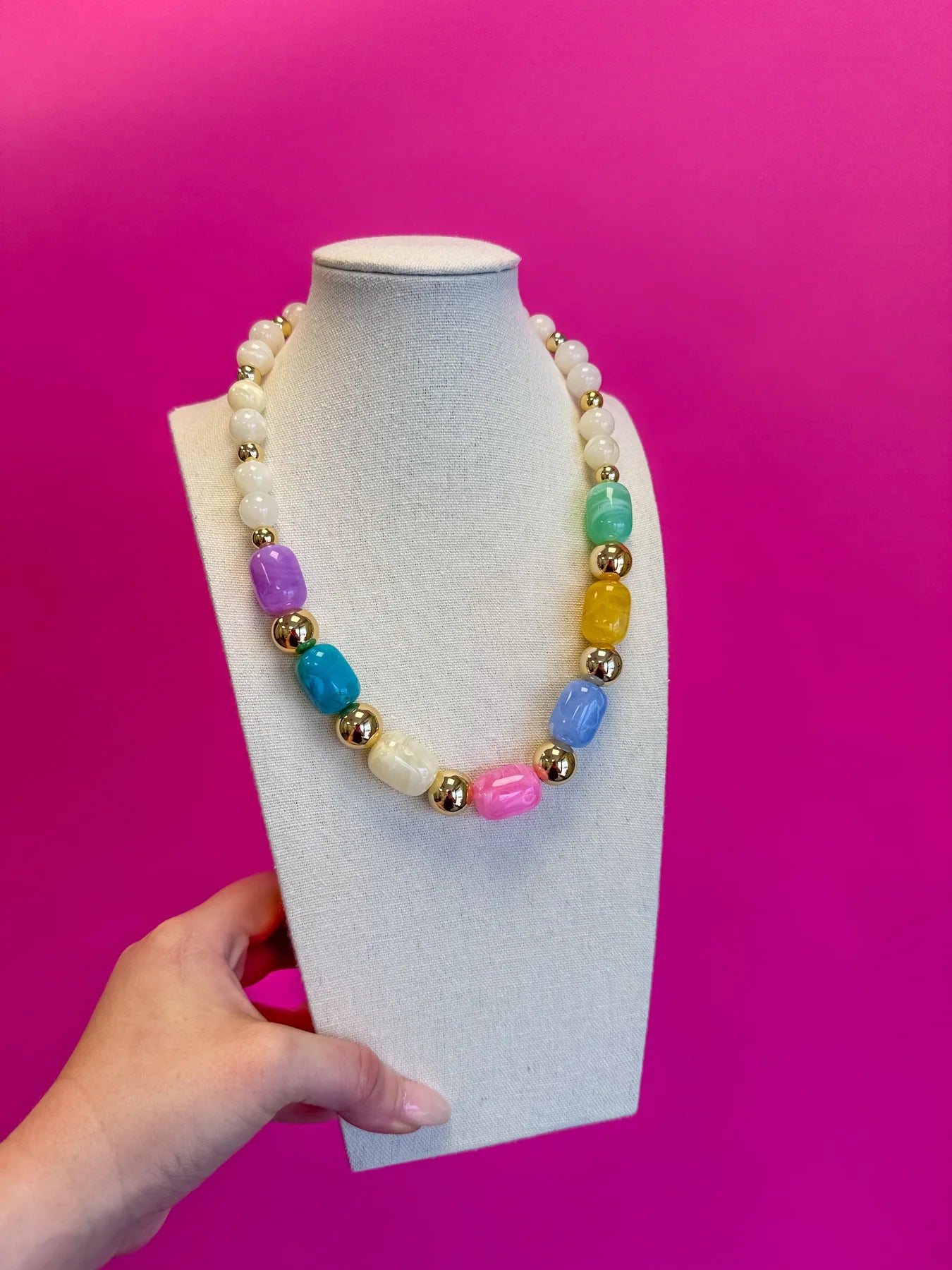 IVORY & BRIGHT MULTICOLOR CHUNKY STATEMENT NECKLACE