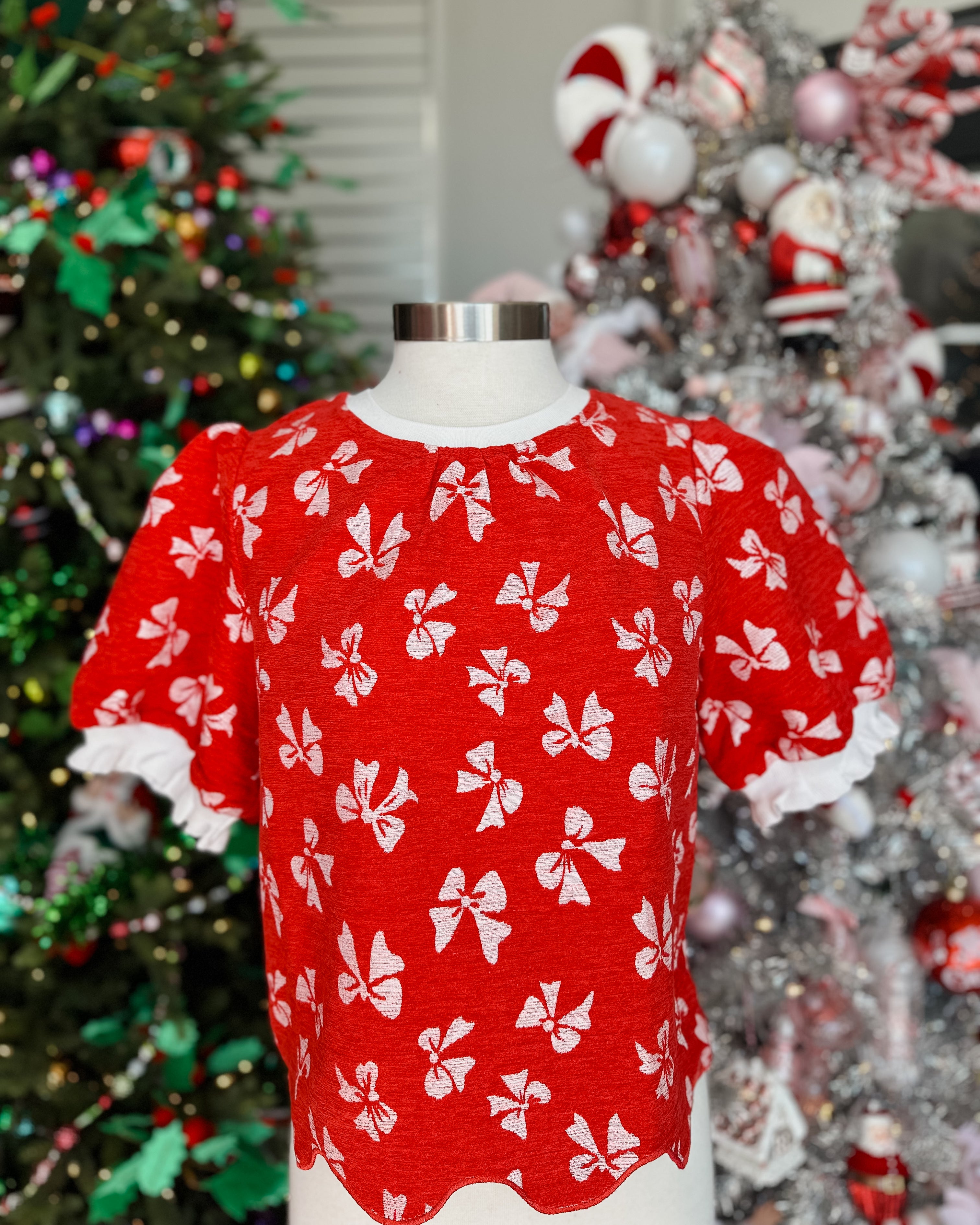 RED SCALLOPED HEM BOW PRINT VELVET TOP