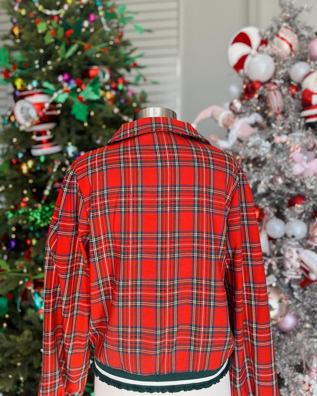 CHRISTMAS PLAID V NECK COLLARED TOP WITH RUFFLED DETAIL