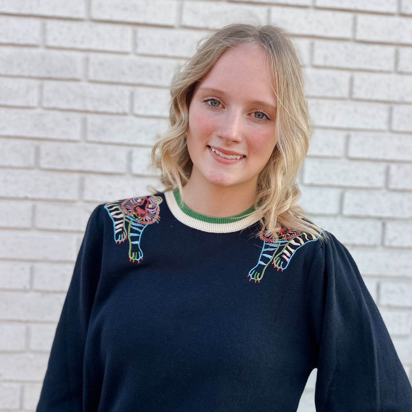NAVY TIGER EMBROIDERED KNIT TOP