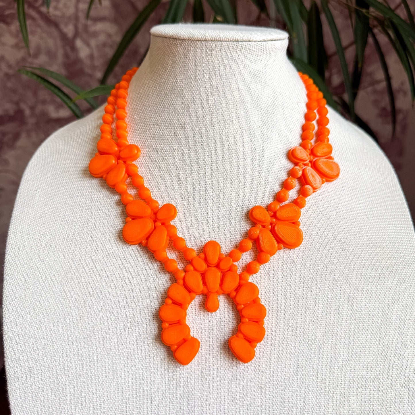 NIGHT BLOOM NECKLACE