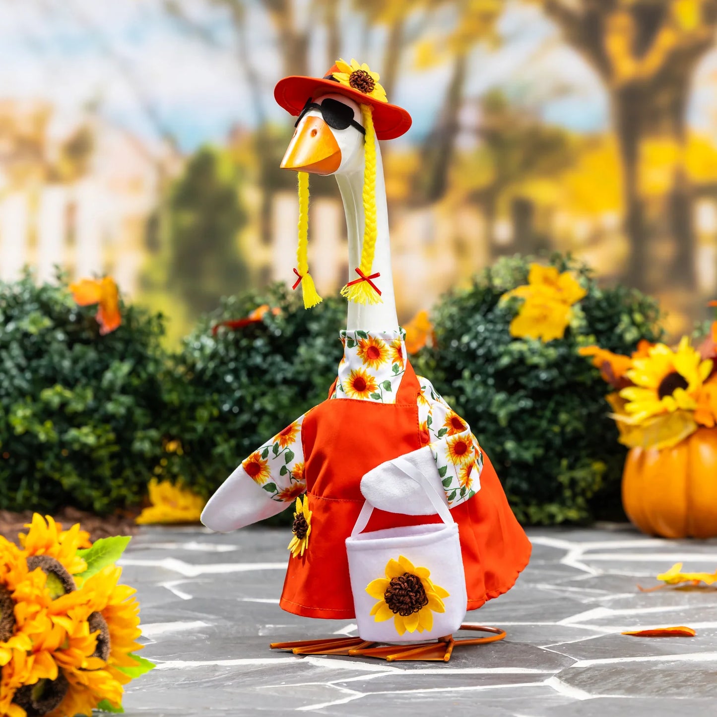 GIDDY THE PORCH GOOSE OUTFITS