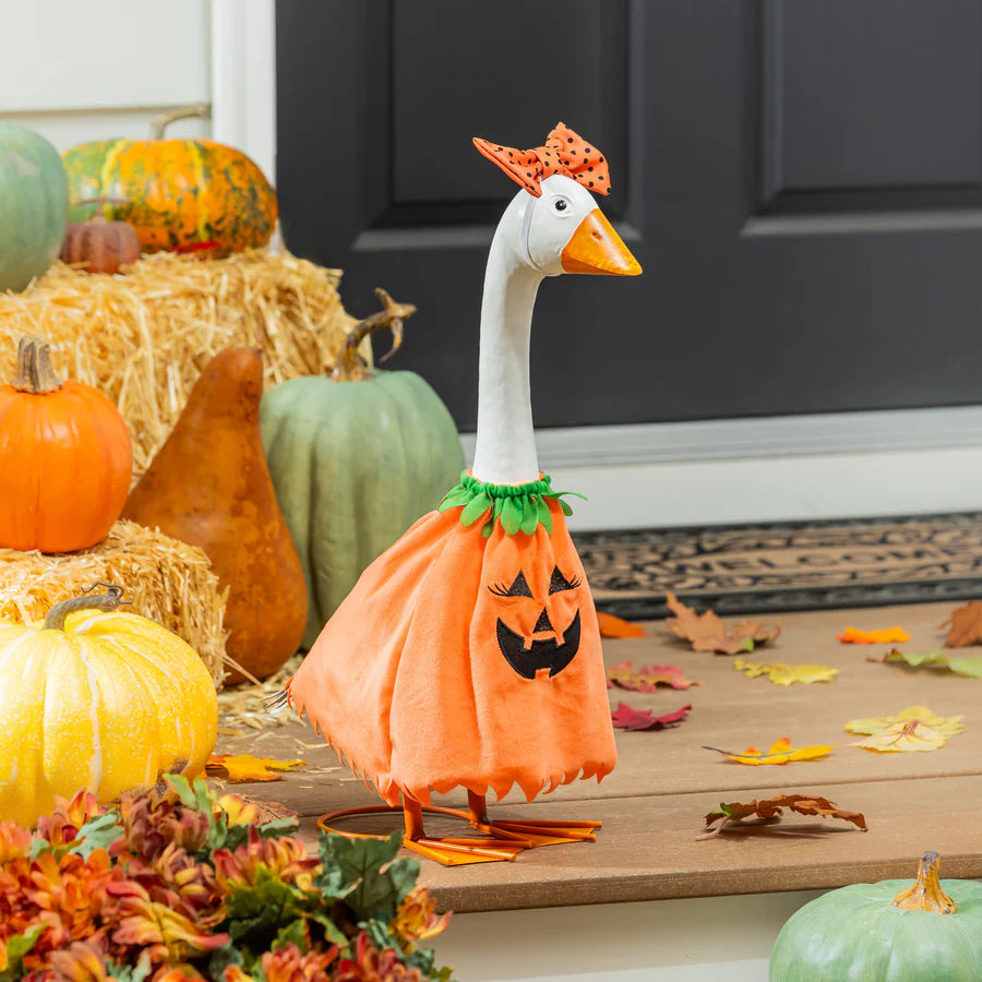 GIDDY THE PORCH GOOSE OUTFITS