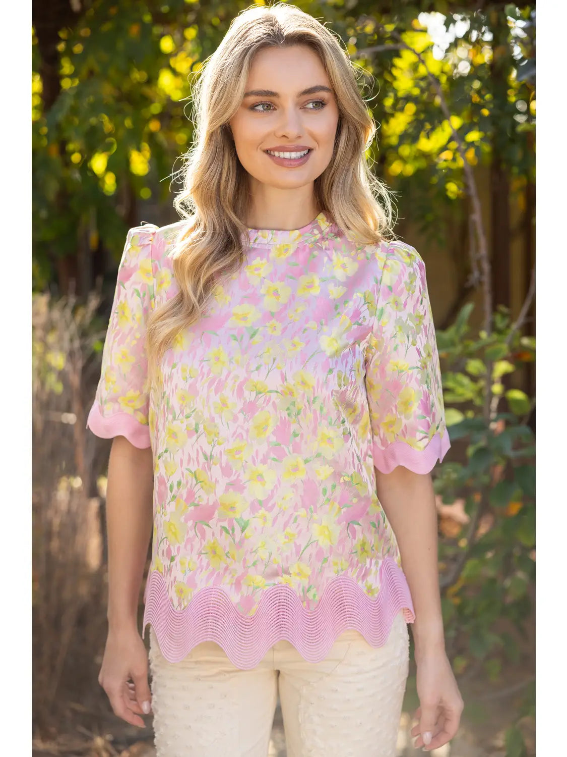 PINK WAVY TRIM DETAILED FLORAL JACQUARD TOP