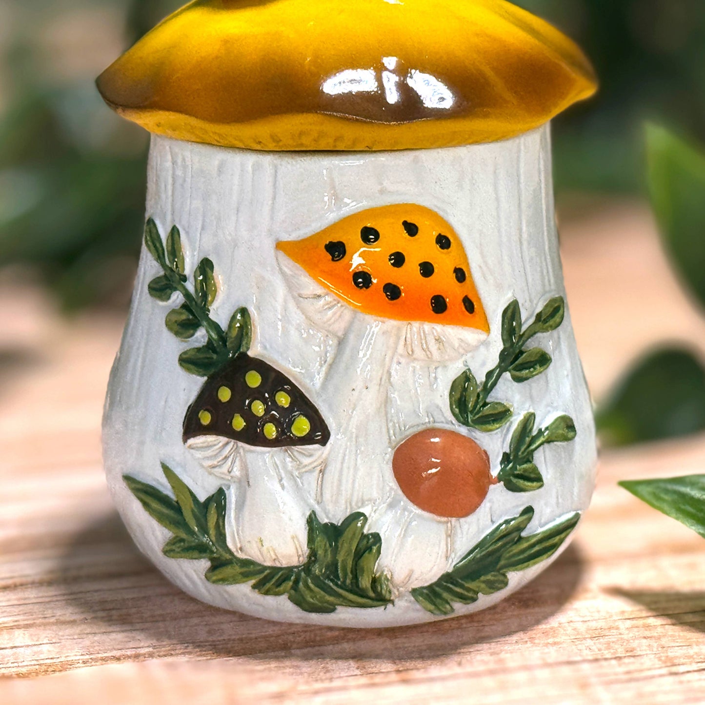 MERRY MUSHROOM RESIN TRINKET BOX