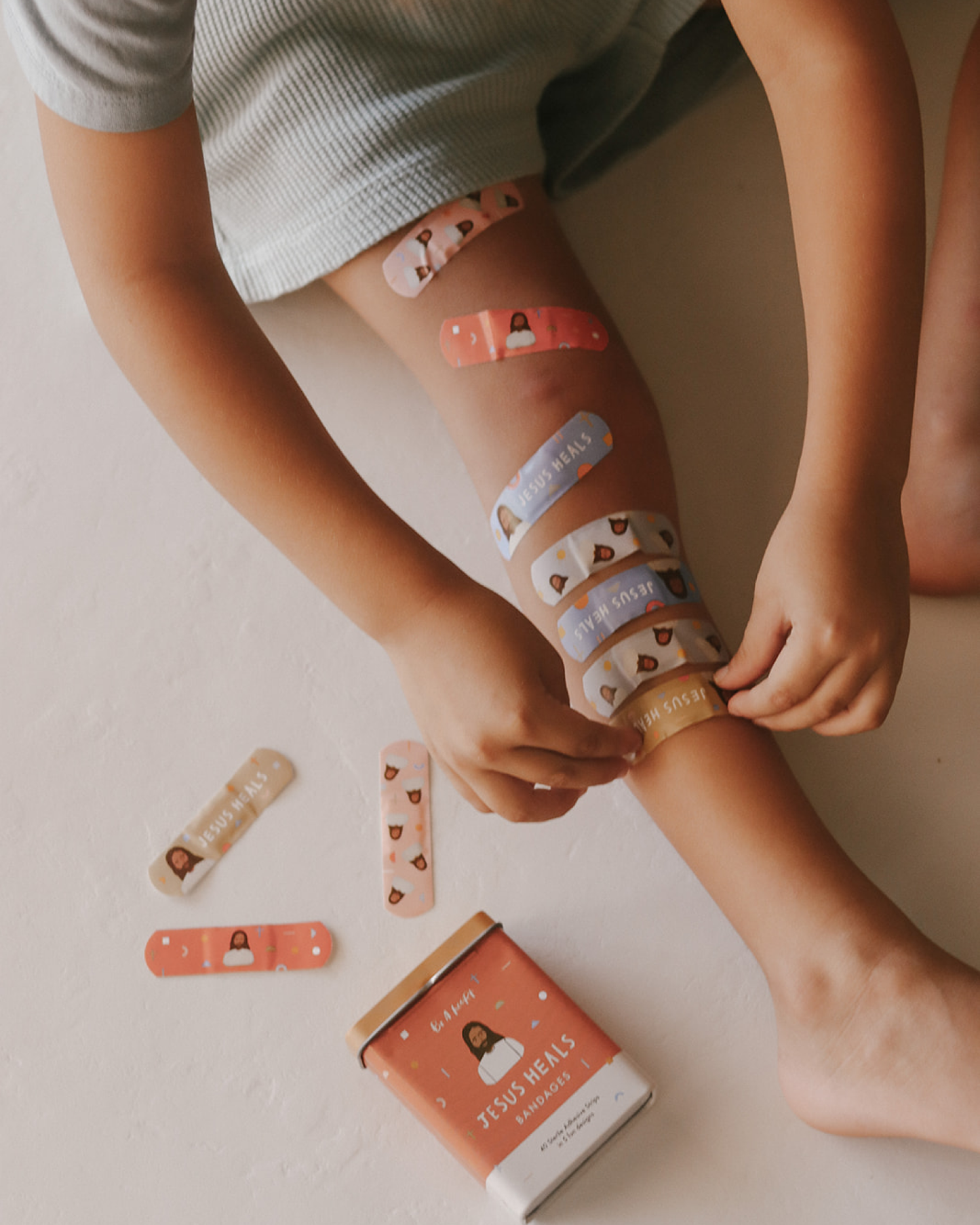 JESUS HEALS BANDAGES