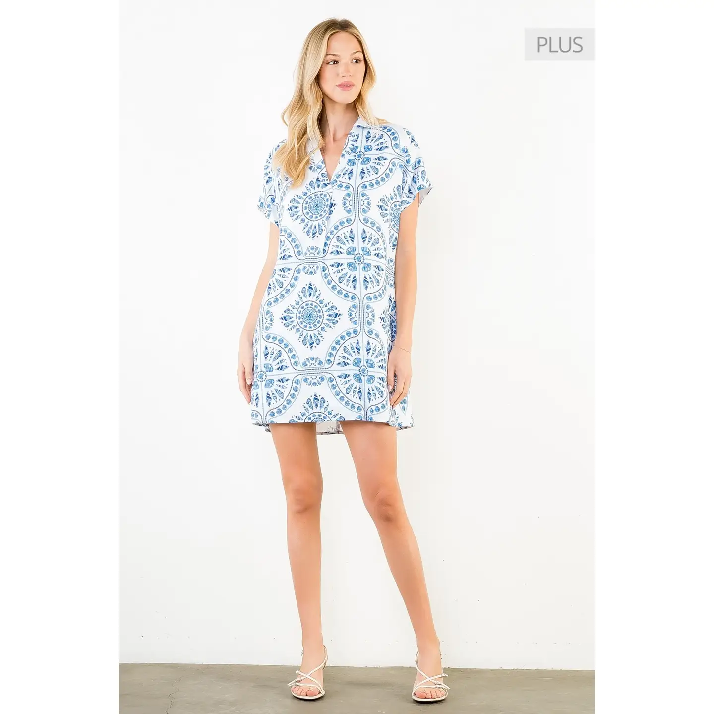SHORT SLEEVE WHITE PATTERN DETAIL V-NECK DRESS