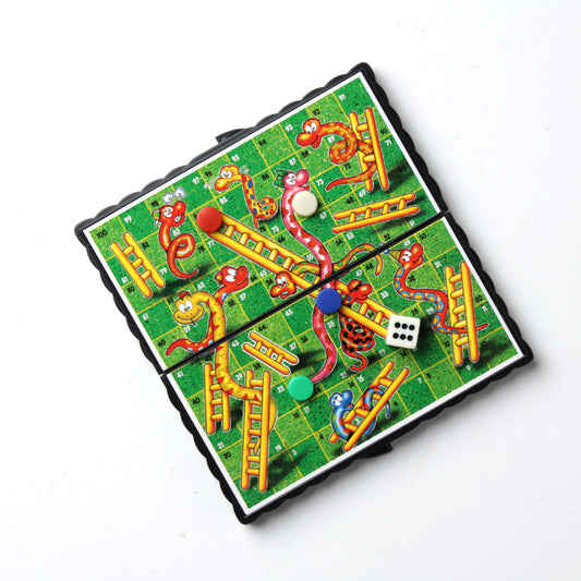 MAGNETIC TRAVEL SNAKES & LADDERS