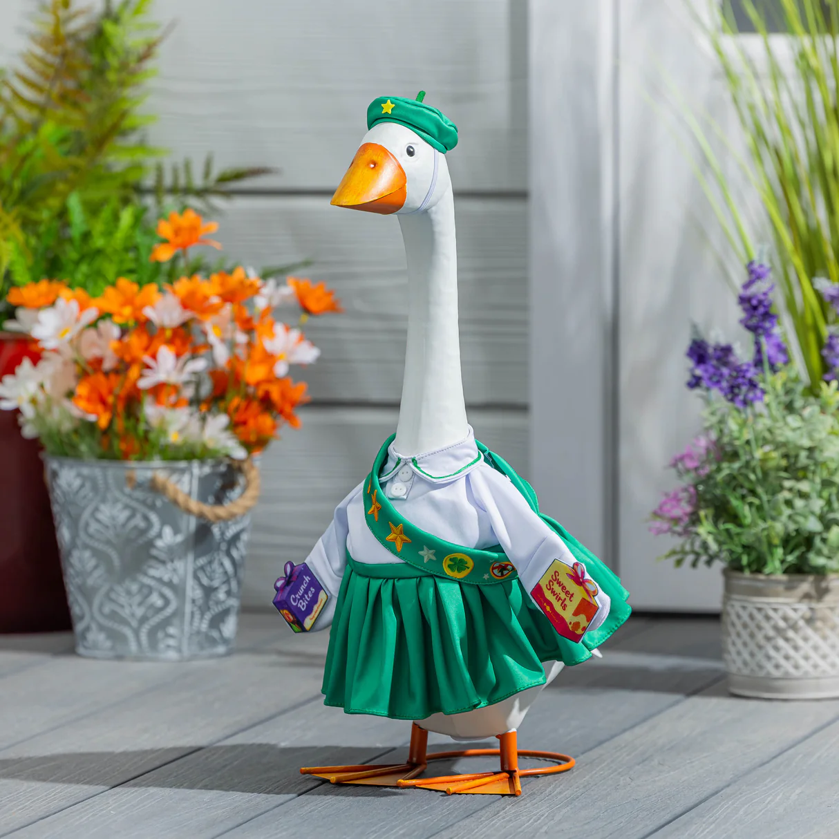 GIDDY THE PORCH GOOSE OUTFITS