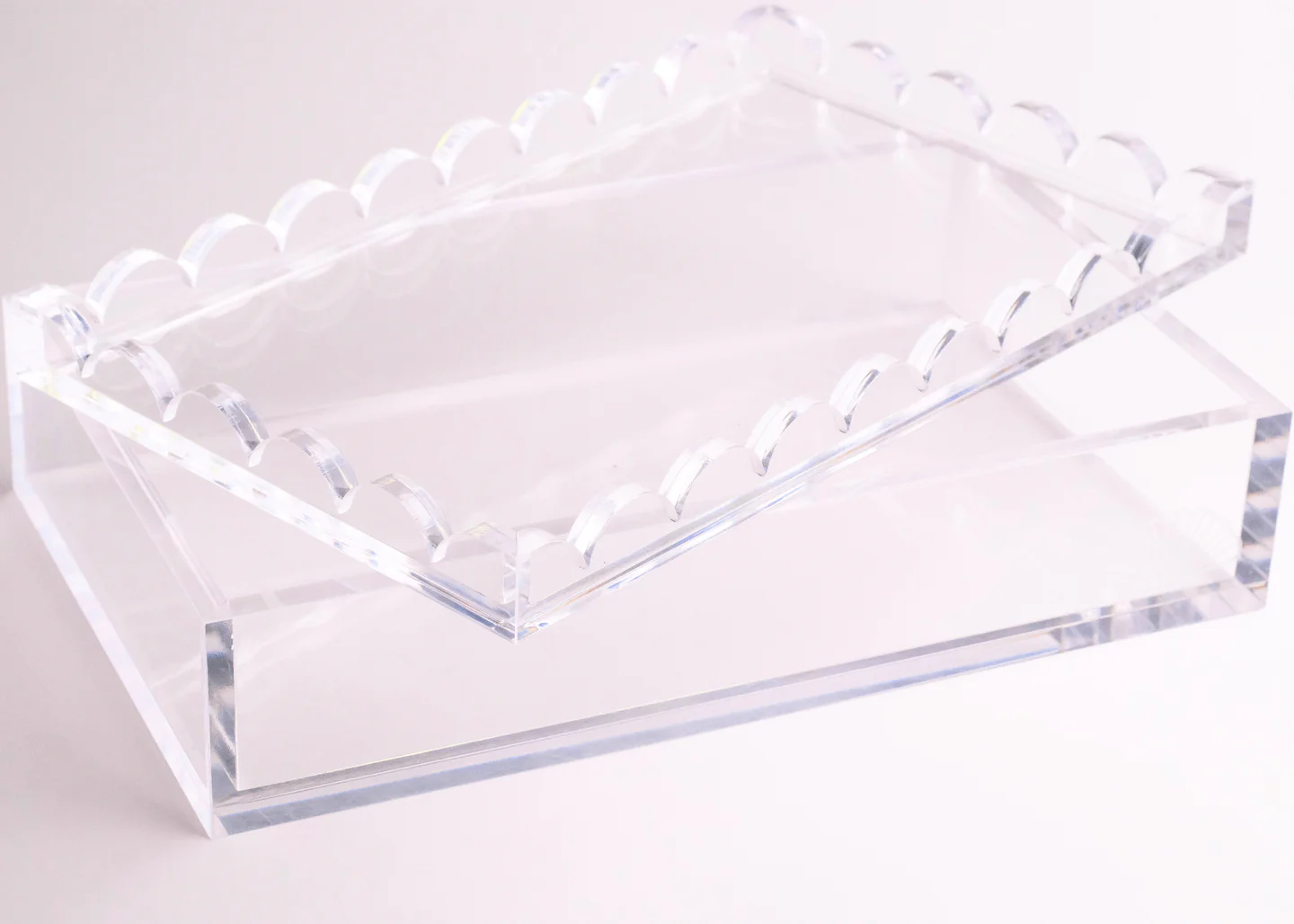 MISS MAHJONG - SCALLOPED ACRYLIC BOX