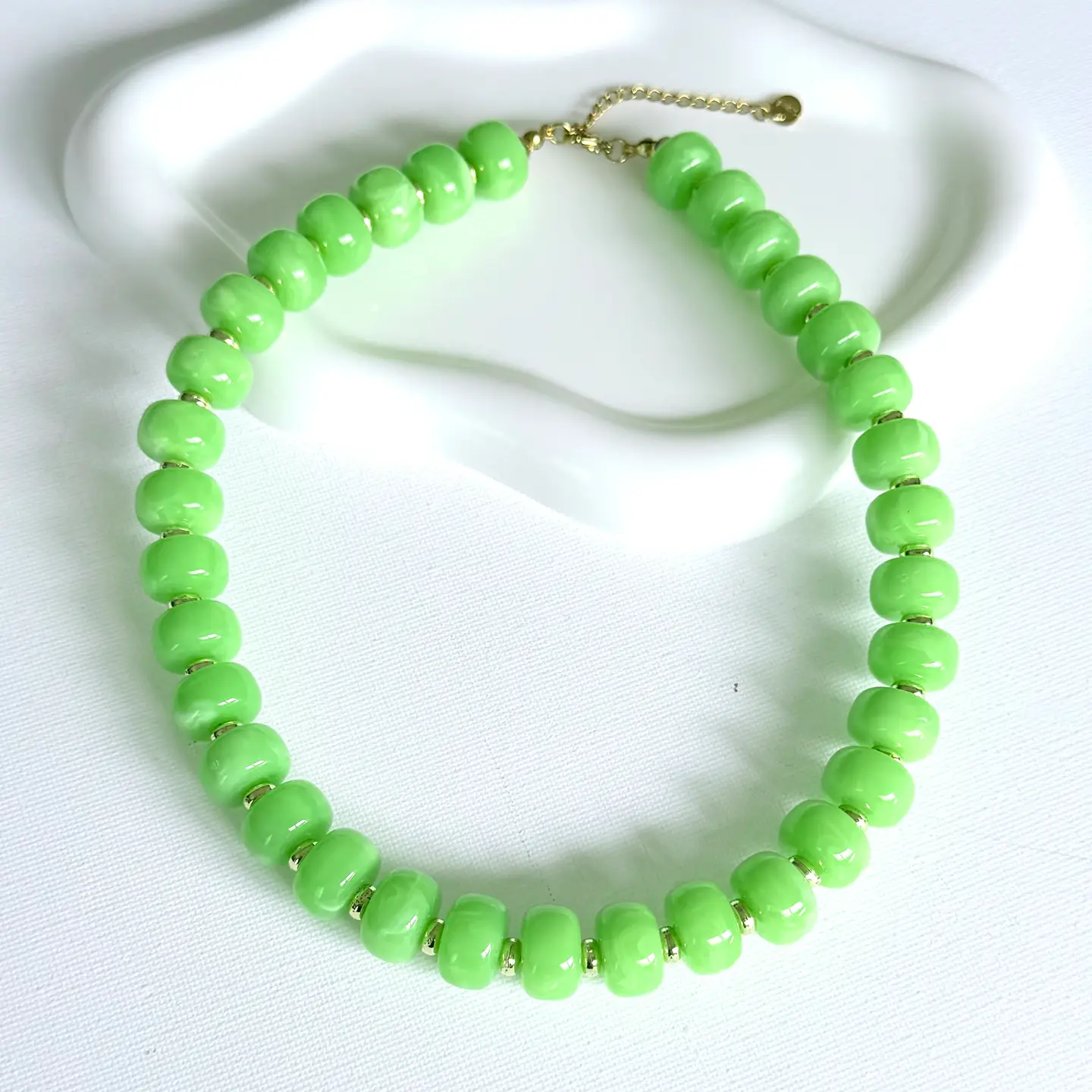 CHUNKY RESIN BEADED NECKLACE