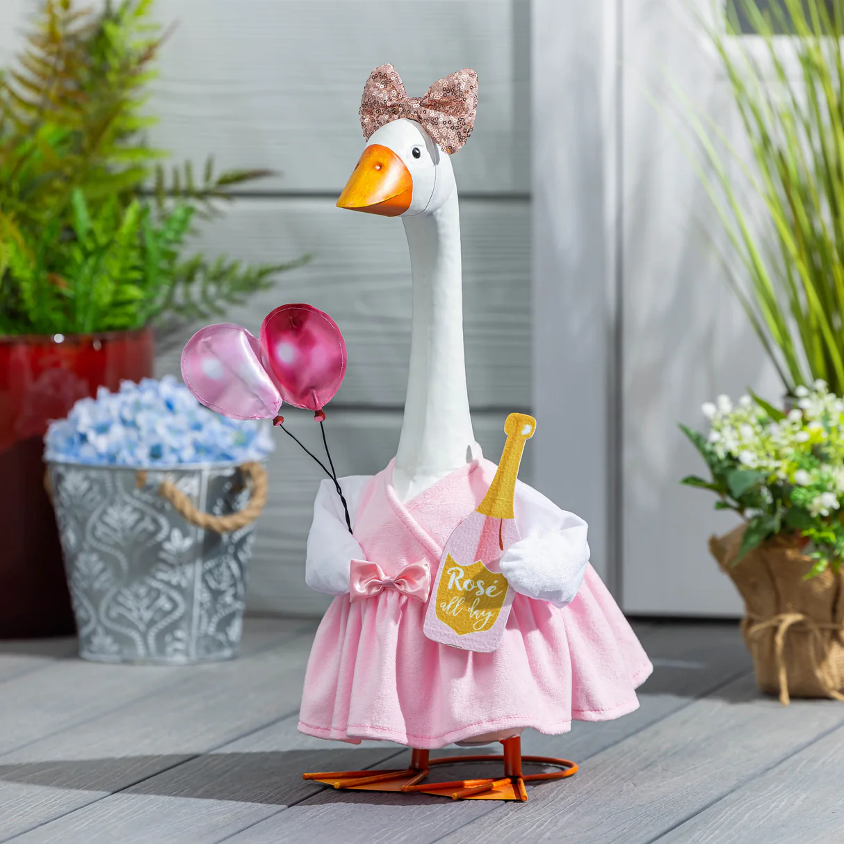 GIDDY THE PORCH GOOSE OUTFITS