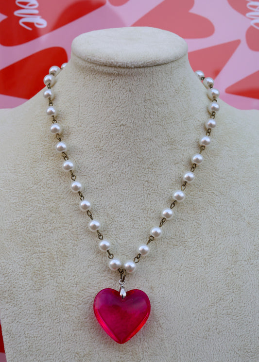 PEARL NECKLACE W/PINK ACRYLIC HEART