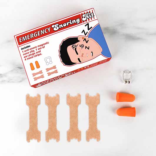 EMERGENCY SNORING KIT DRESS UP