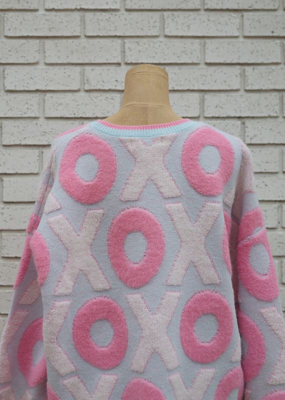 LT BLUE/PINK XOXO SWEATER