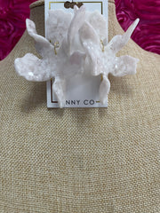 Linny Co White Flower earrings - Pharm Favorites by Economy Pharmacy